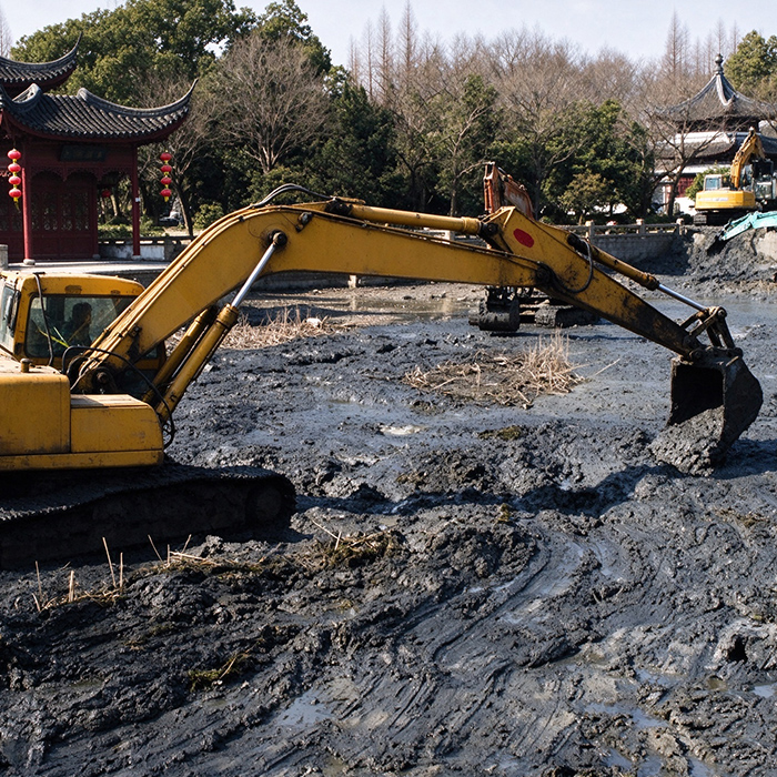 滨湖区某公园景观池塘清淤工程