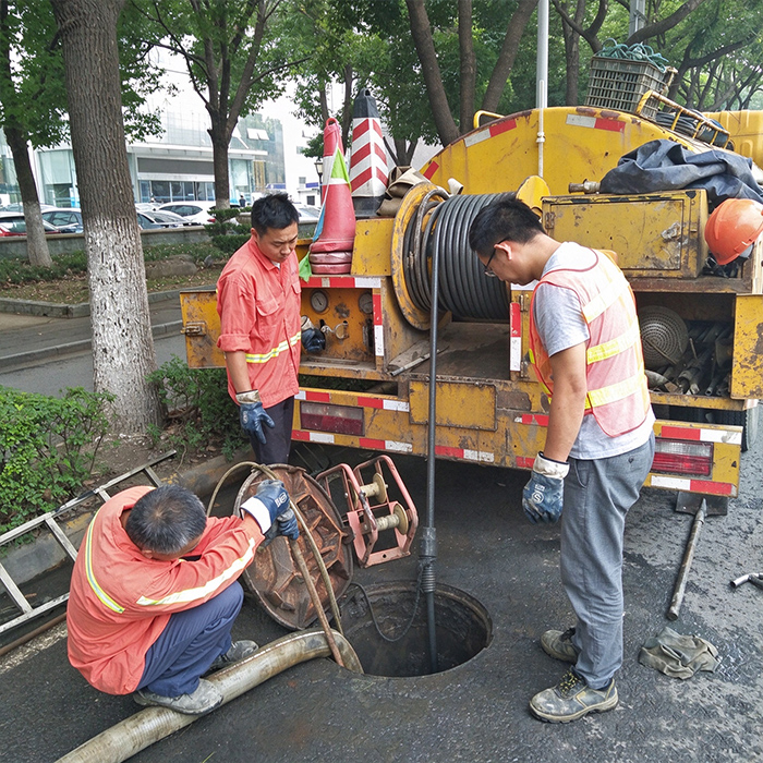梁溪区某城市主干道排水管道高压清洗疏通工程