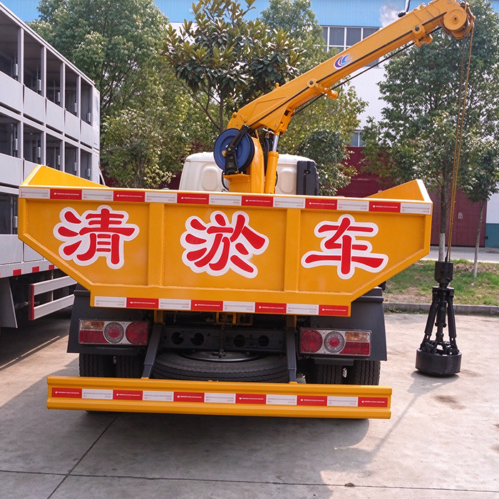 宜兴市某厂区污水池抓斗清淤外运工程